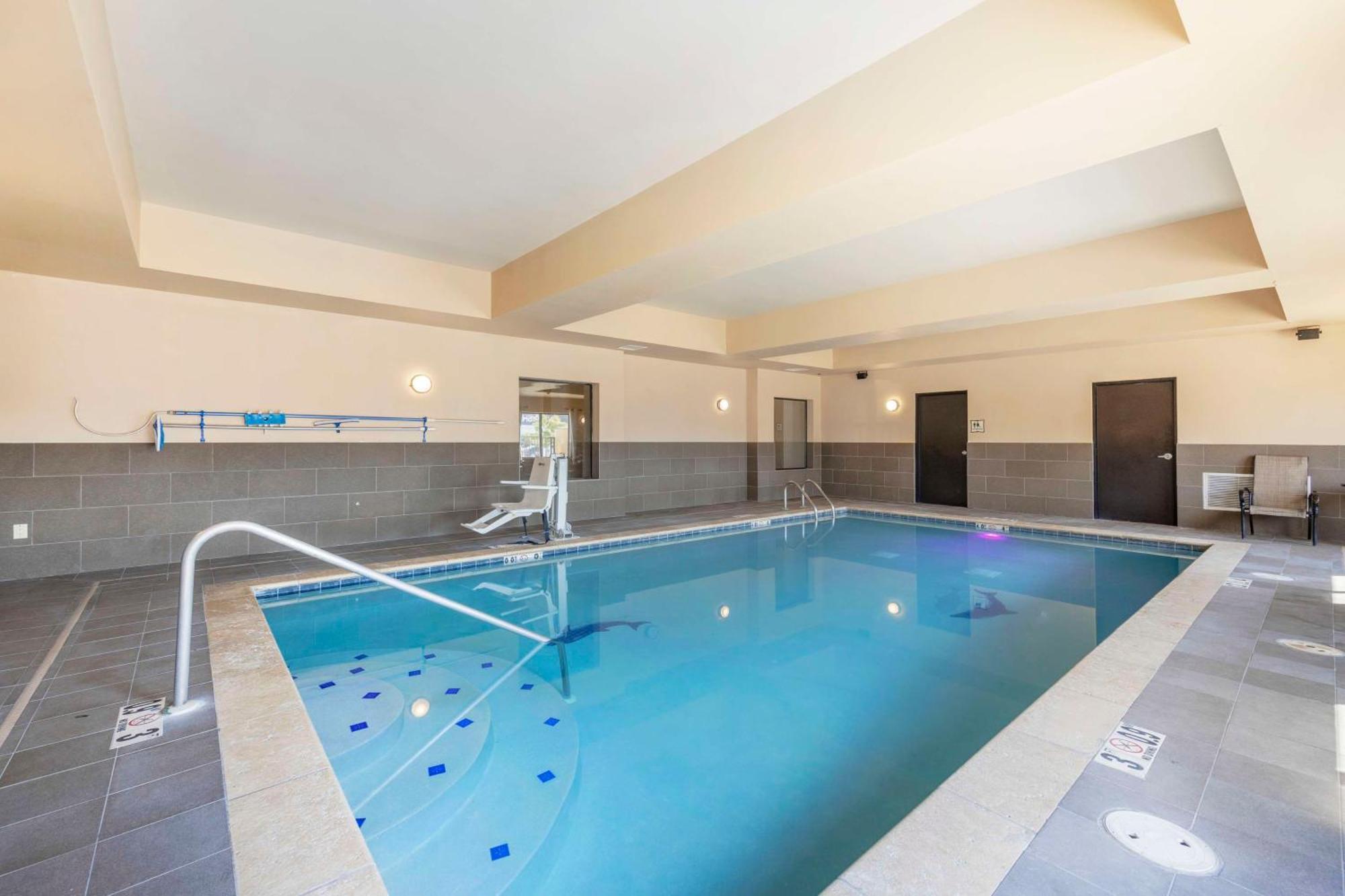 Best Western Plus Tupelo Inn & Suites Exteriör bild