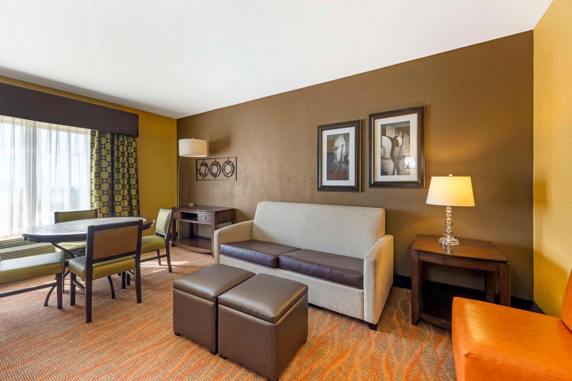 Best Western Plus Tupelo Inn & Suites Exteriör bild