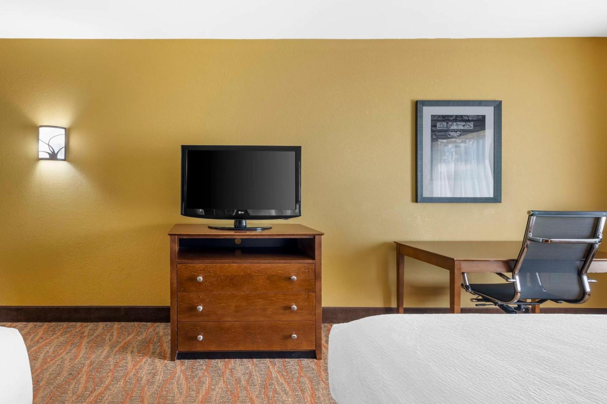 Best Western Plus Tupelo Inn & Suites Exteriör bild