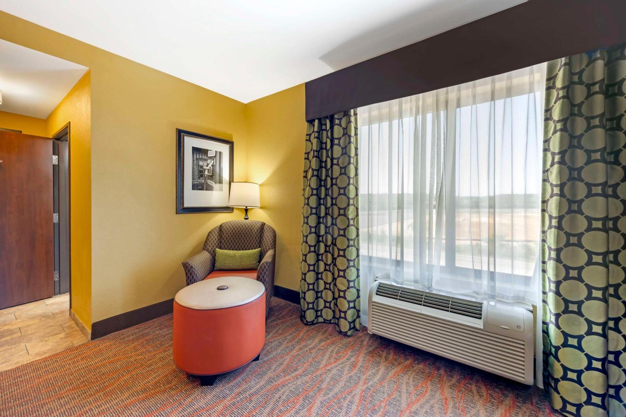 Best Western Plus Tupelo Inn & Suites Exteriör bild