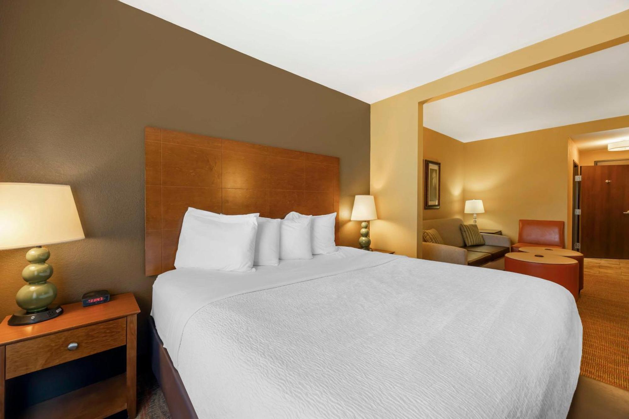 Best Western Plus Tupelo Inn & Suites Exteriör bild